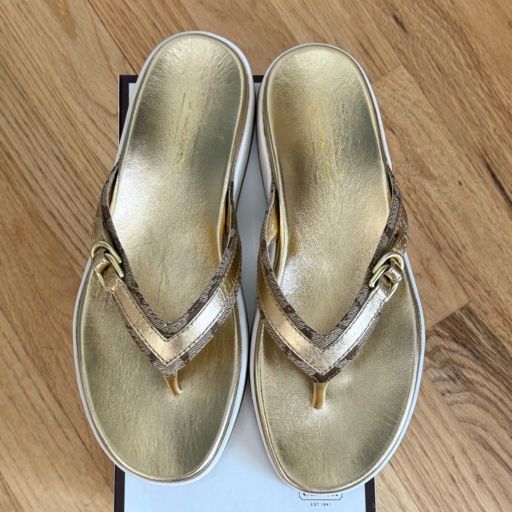 New Coach Lyndsey Women's Khaki/ Gold Canvas Metallic Leather Sandals Sz 7M